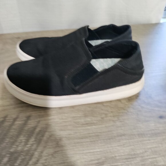 OluKai‎ Ki'hele Slip On Sneaker - Black  Woman's Size 8 - Picture 5 of 10